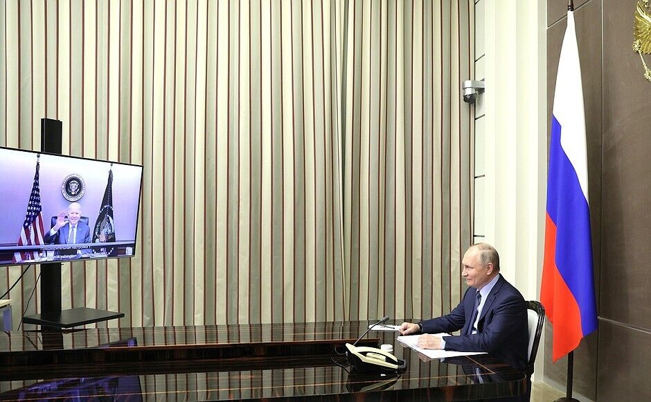 Путін під час онлайн-переговорів із Байденом