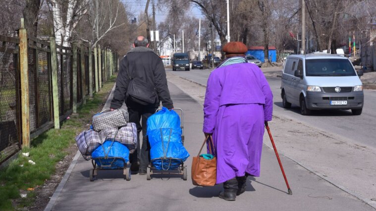 Розмір соціальної пенсії зросте в Україні: названа дата